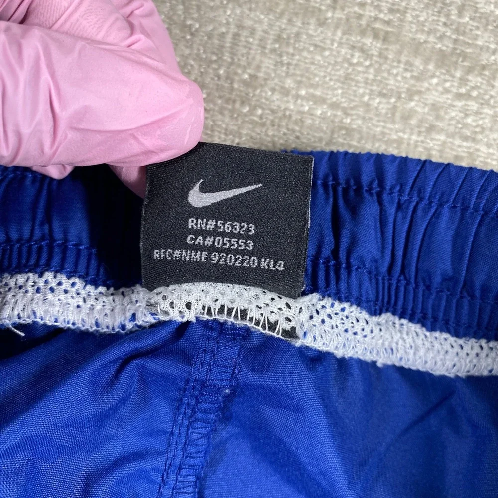 Nike swoosh logo